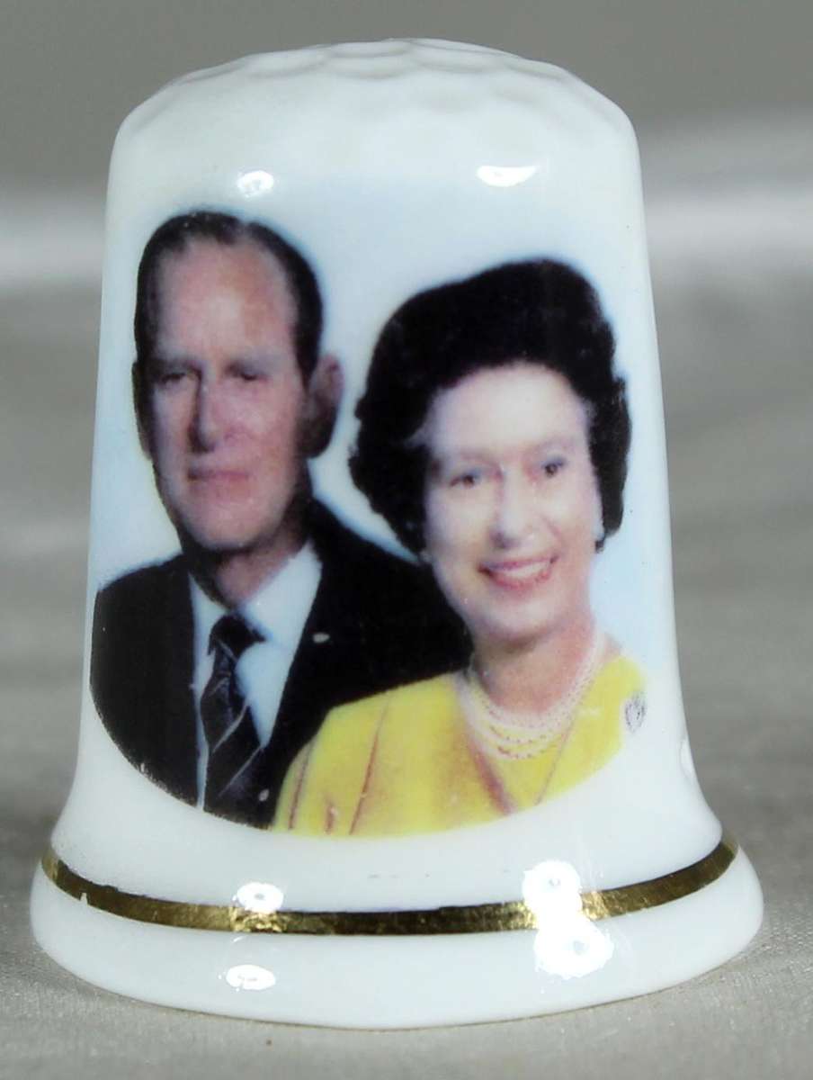 Bone China thimble - Queen Elizabeth & Duke of Edinburg