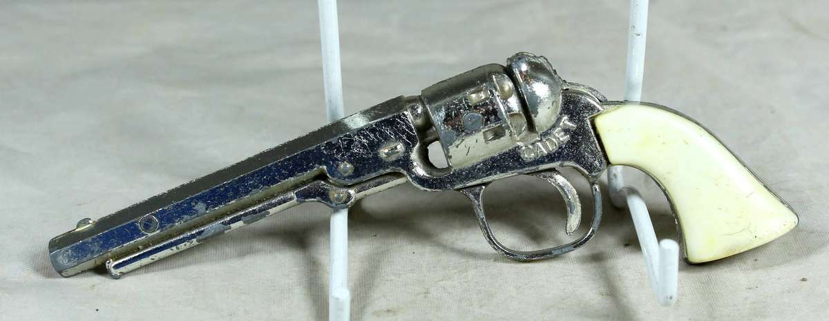 Miniature Cadet pistol for restoration