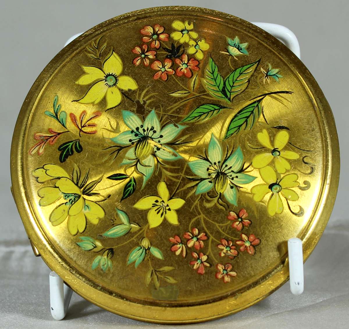 Powder compact - Flowers on gold base