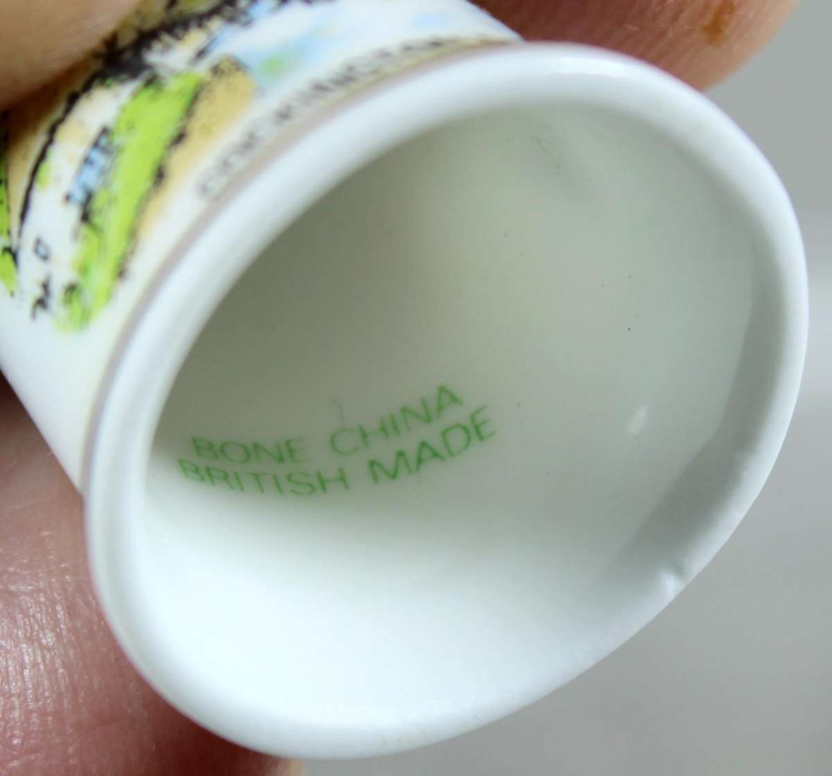 Bone China thimble - Cockington Forge