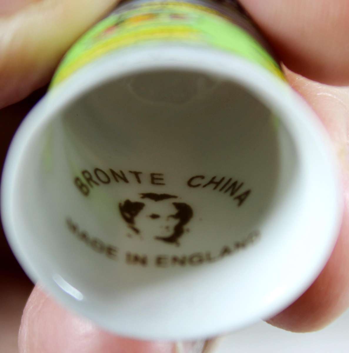 Bone China thimble - Ryde - Isle of Wight - Bronte China