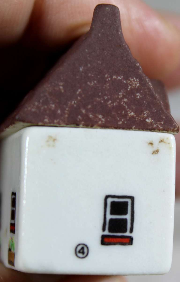 Wade Whimsey's House - Tabacconist J Papier