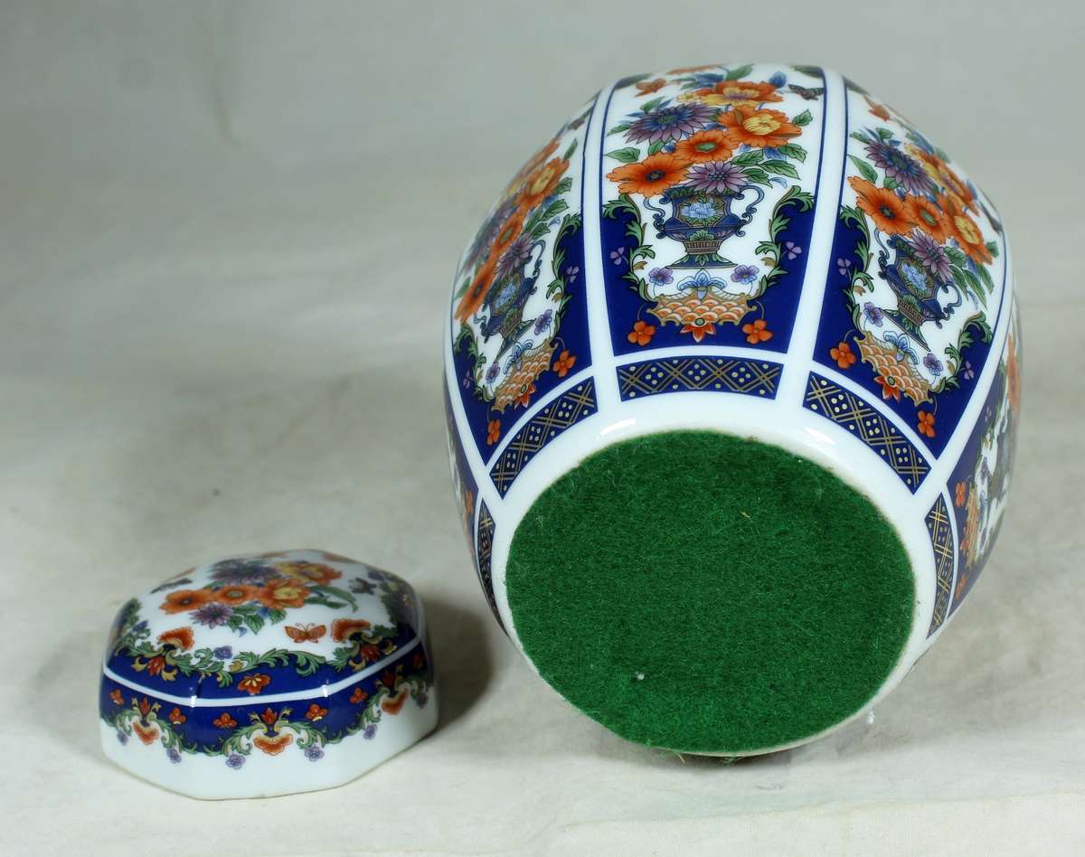 Japanese lidded bowl with orange flowers