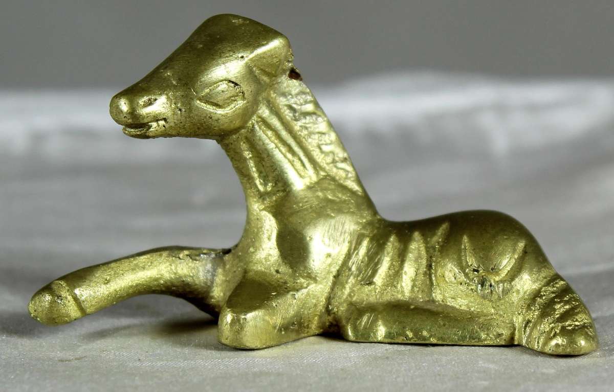 Miniature brass - Fowl laying down