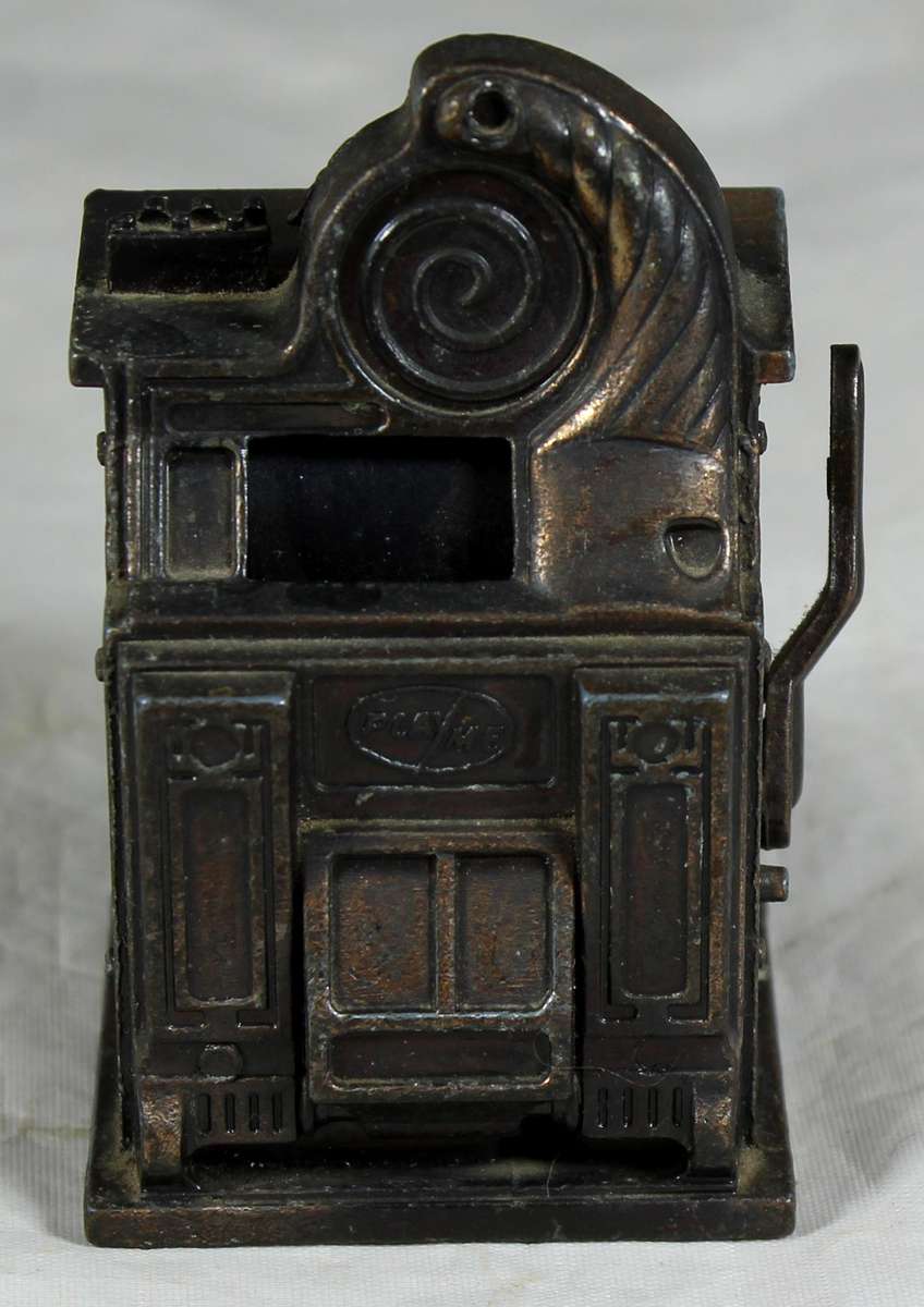 Small one arm bandit pencil sharpener