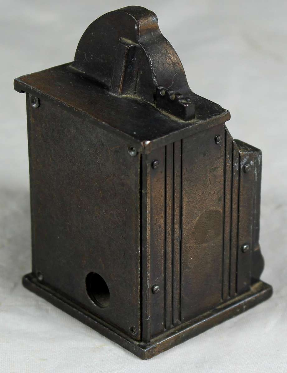 Small one arm bandit pencil sharpener