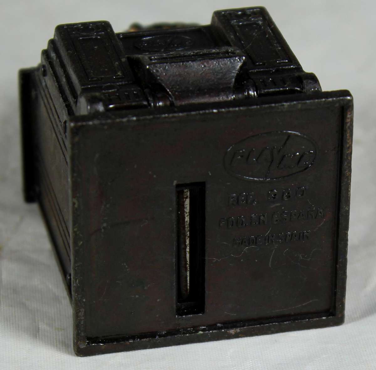 Small one arm bandit pencil sharpener