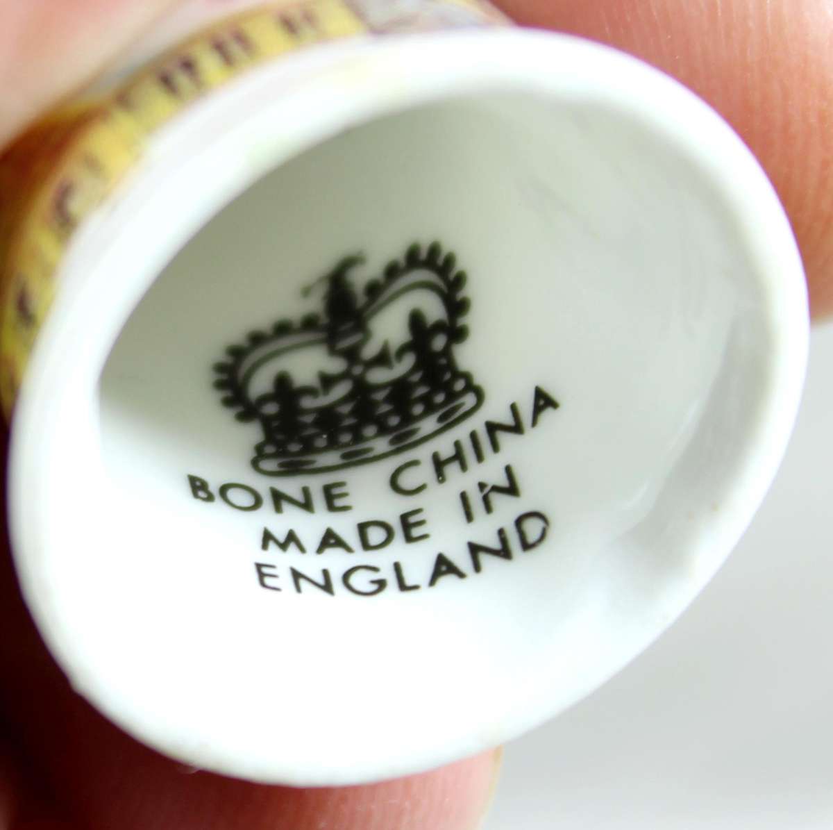 Bone China thimble - snow scene