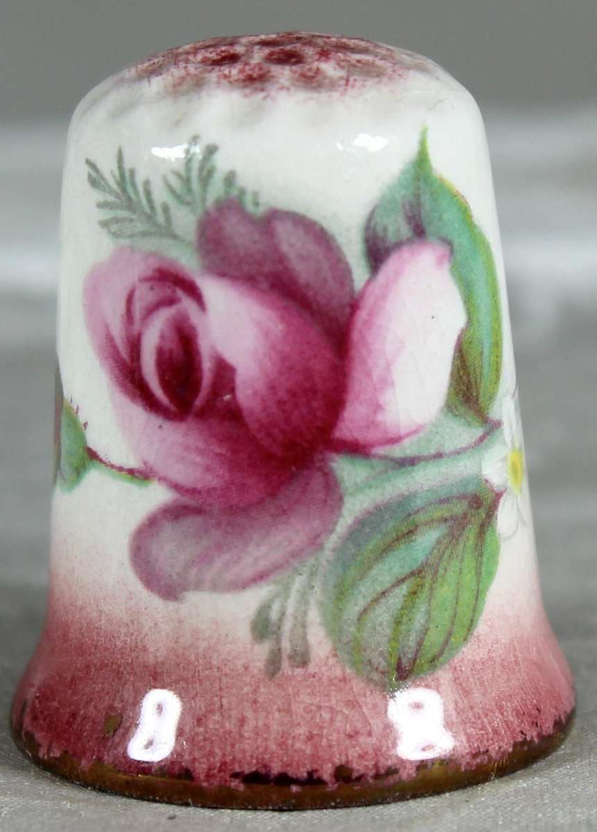 Bone China thimble - pink rose - Staffordshire