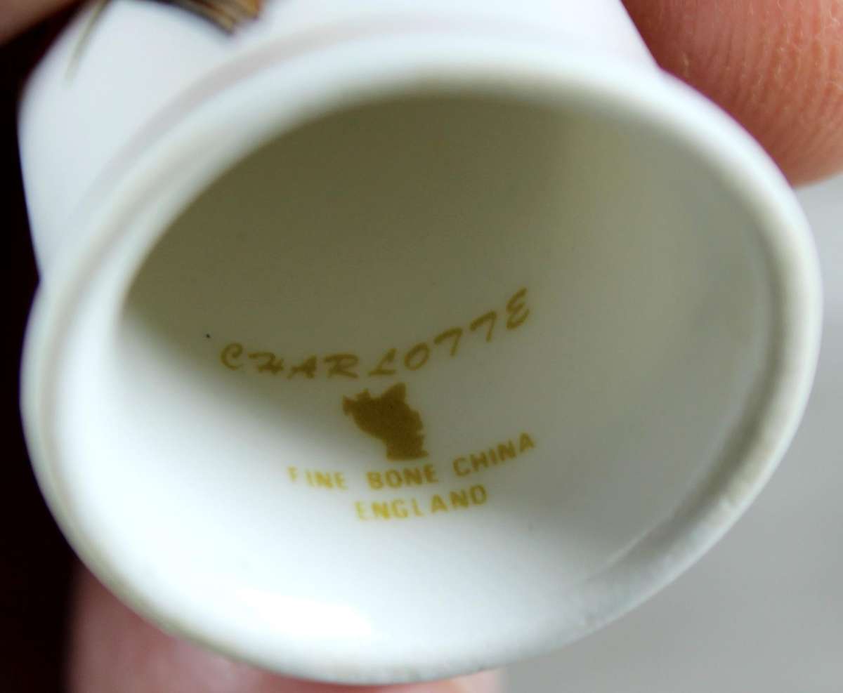 Bone China thimble - swallow - Charlotte