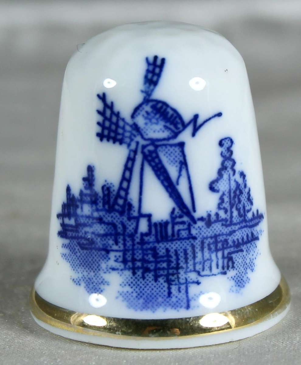 Bone China thimble - blue & white