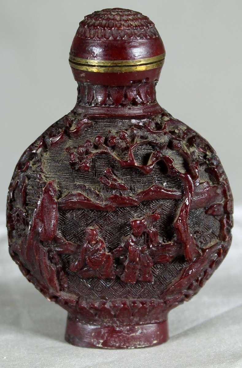 Cinnebar style perfume/ snuff bottle