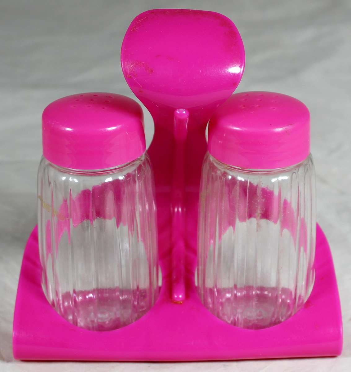 Plastic salt & pepper set