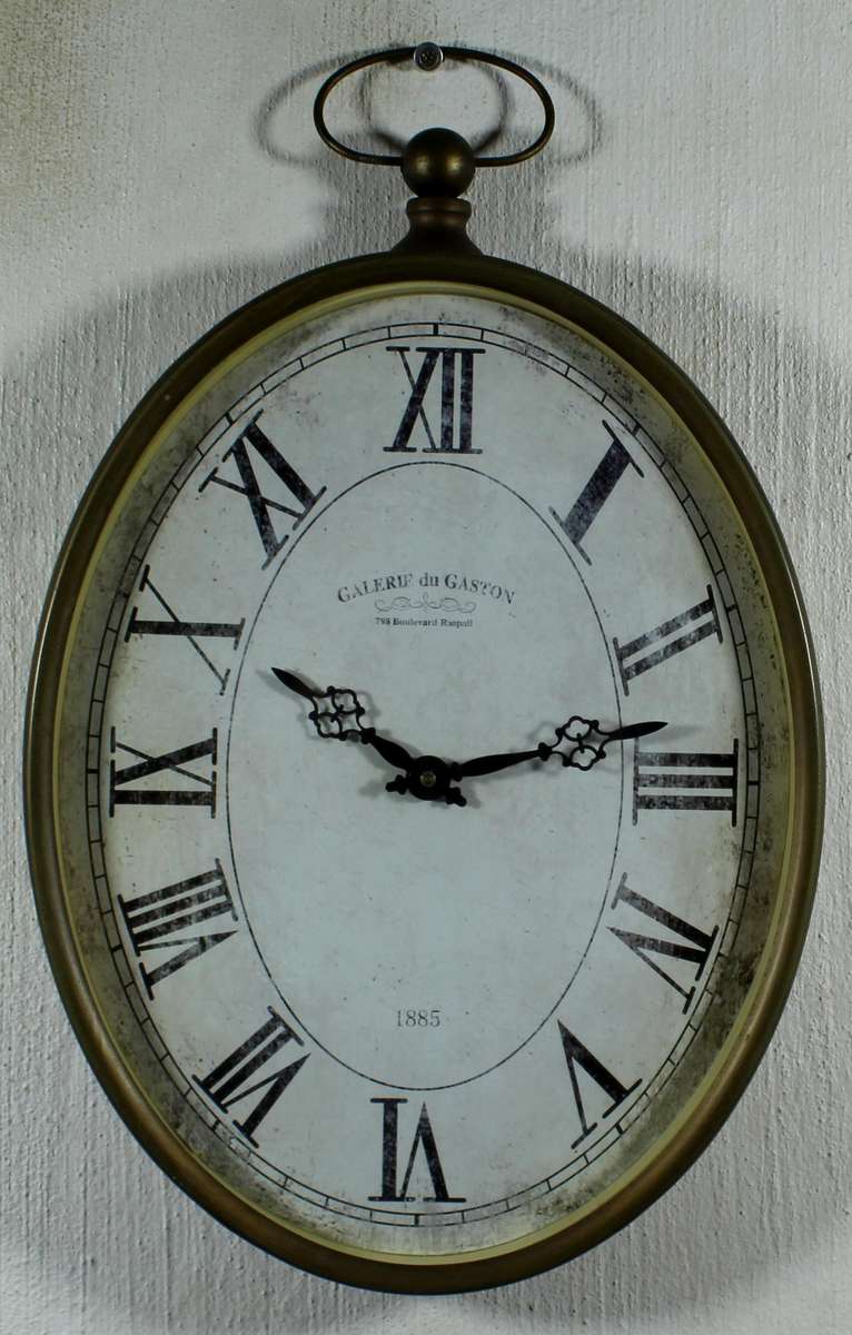 Large vintage looking clock - Battery operated