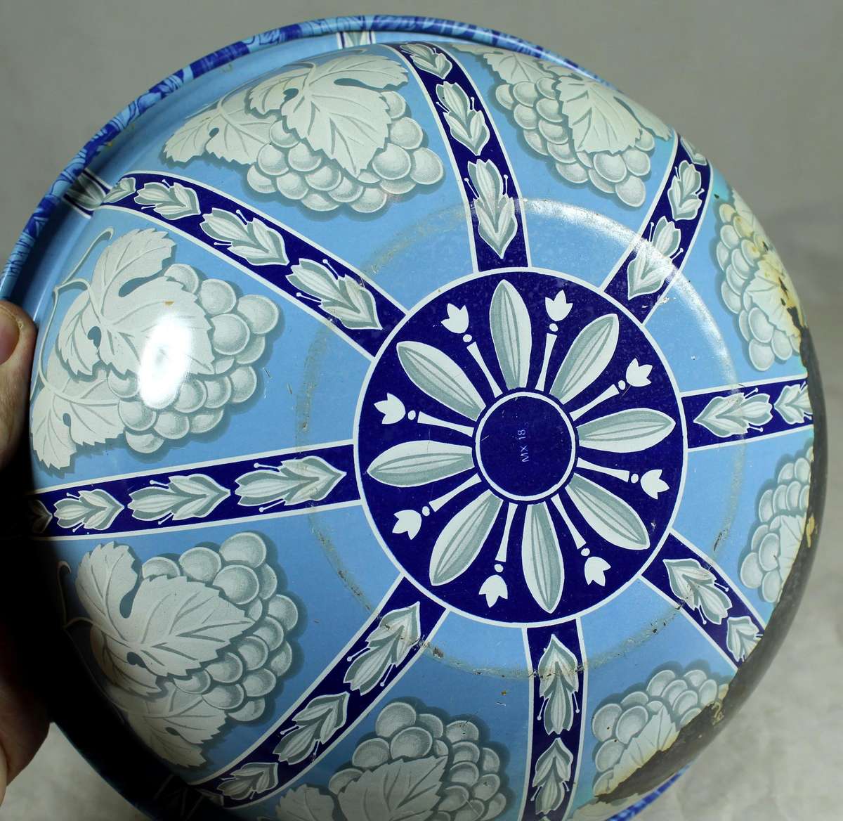 Lidded metal dish