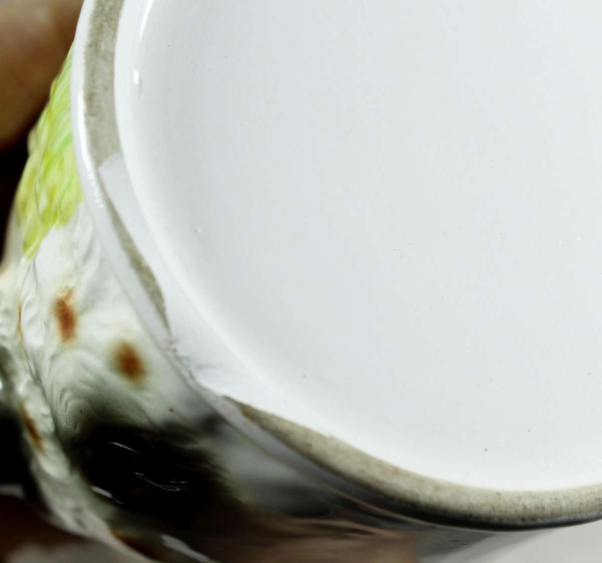 Novelty cup with embossed dog