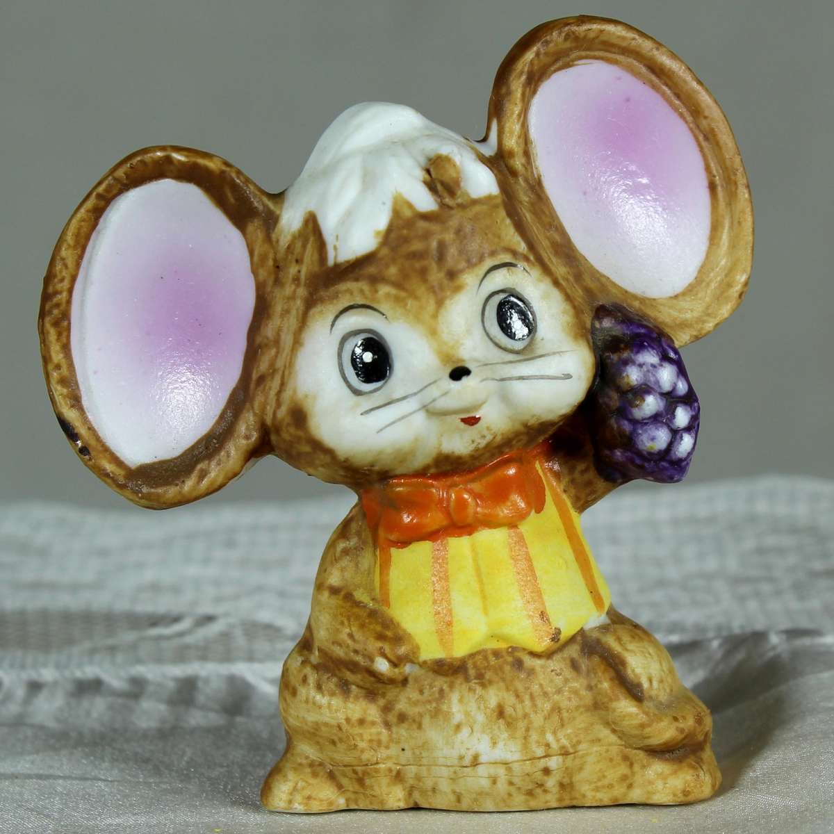 Small ceramic mouse