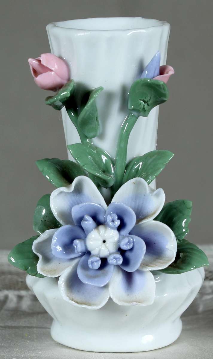 Small posy vase with large flowers
