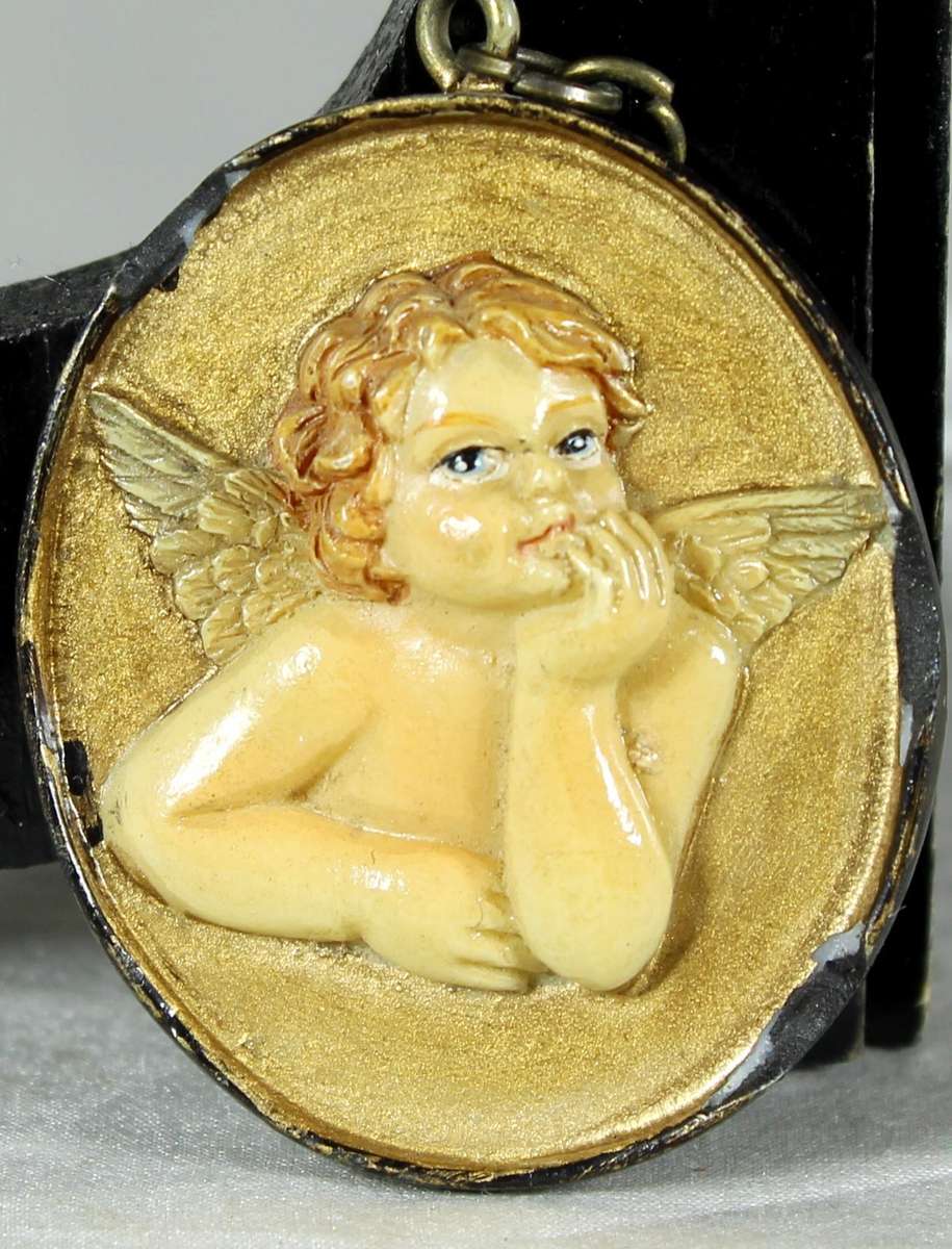 Cherub pendant