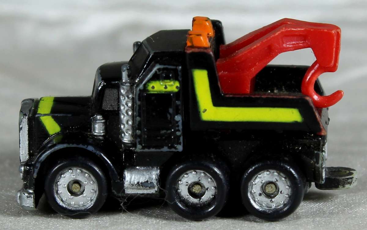 Micro Machines - Galoob - Semi Tow truck wrecker