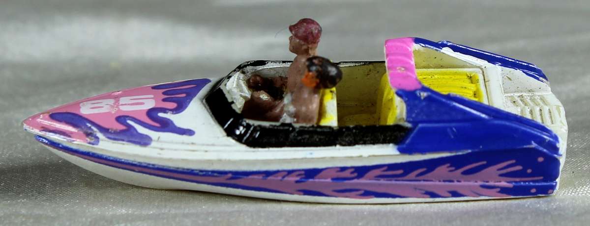 Micro Machines - Galoob - Speed boat with crew