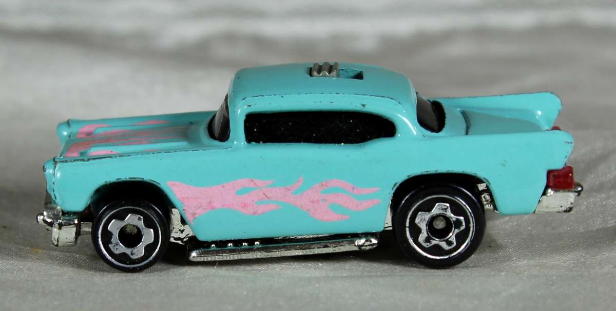 Hotwheels - Chev Bel-Air -  Mini light micro racer