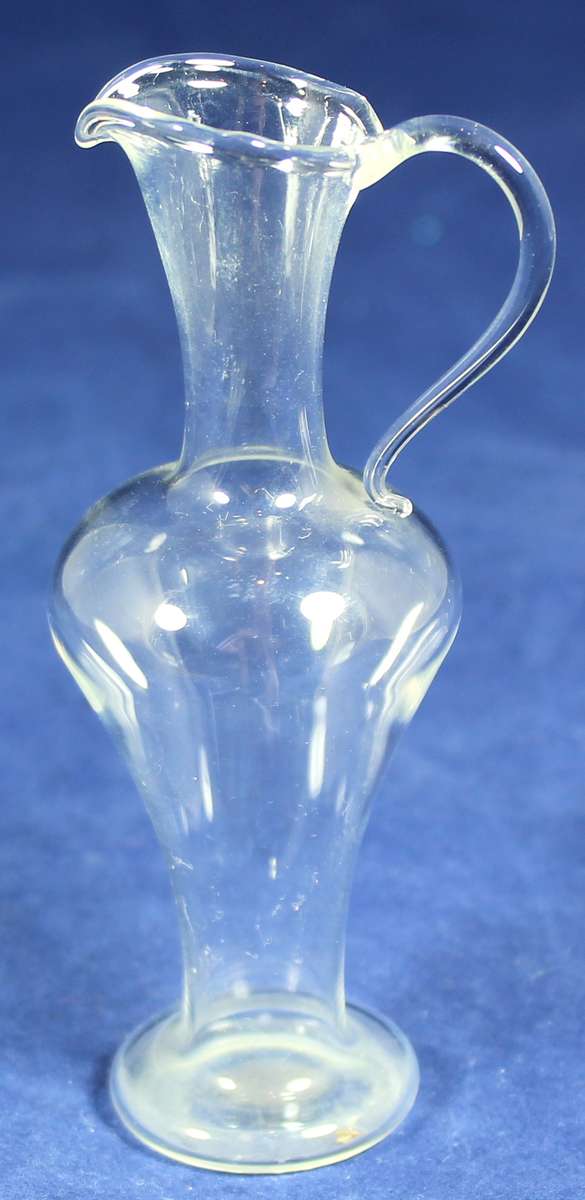 Small glass posy vase