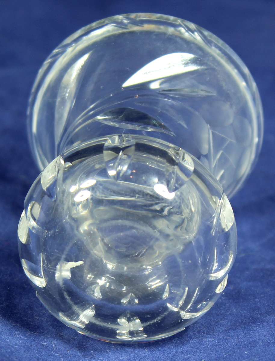 Small glass vase - rose cut