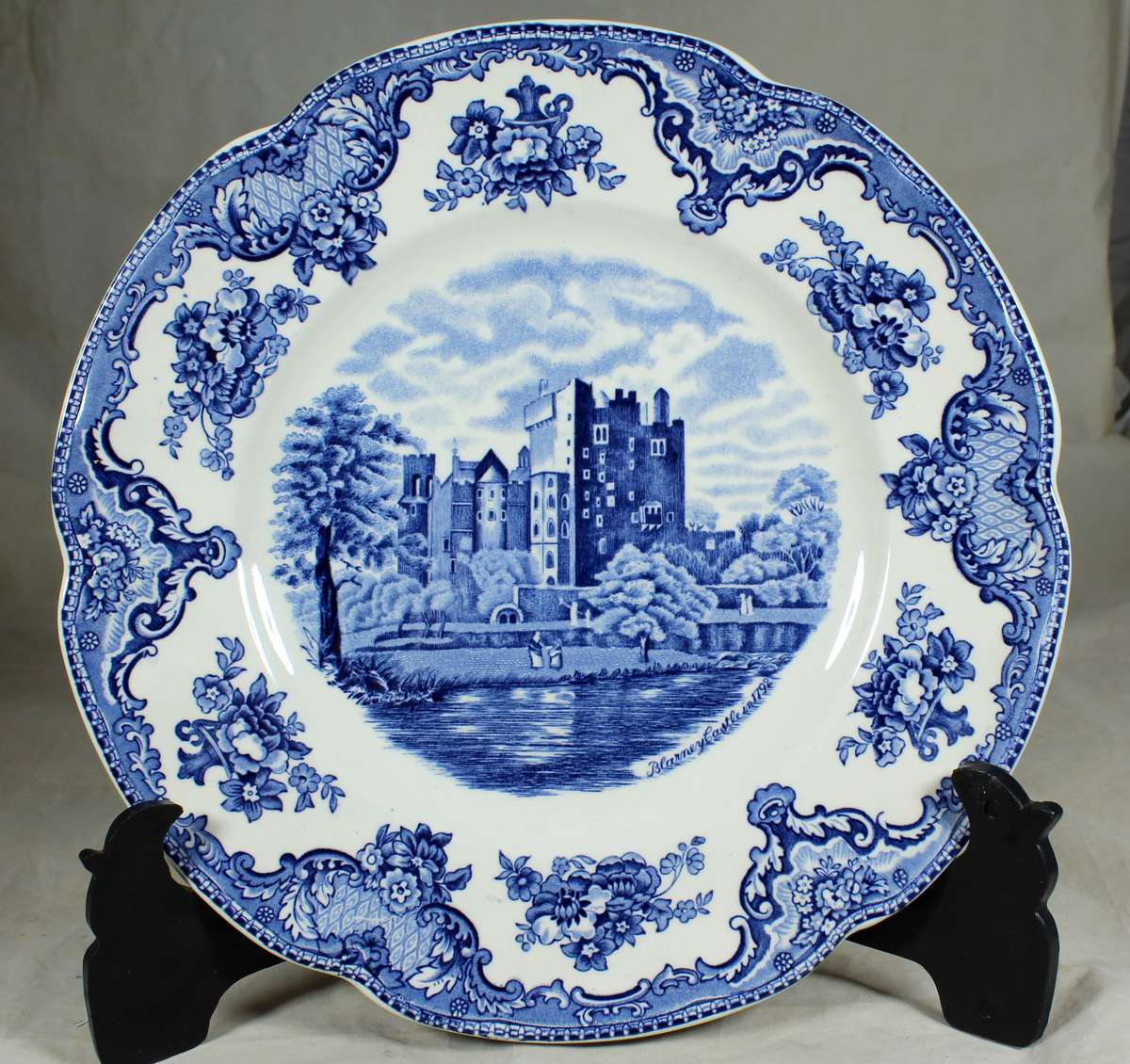 Johnson Bros - old Britain castles - dinner plate