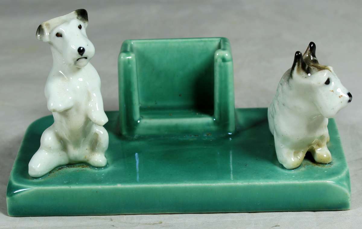 Vermont card stand with pair of scotties