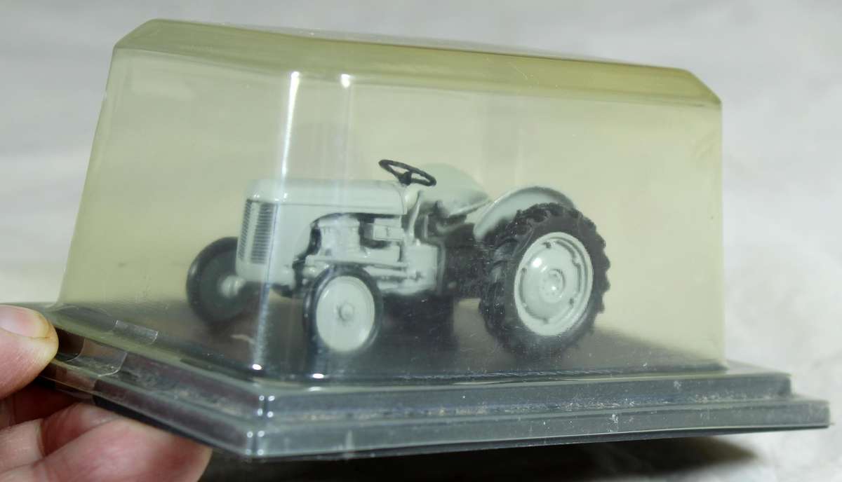Model Tractor - Ferguson TE-20 - 1947