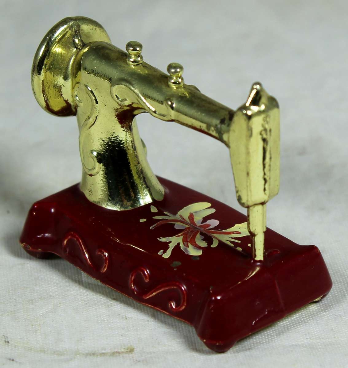 Miniature brass sewing machine with brown enamel - Made in England