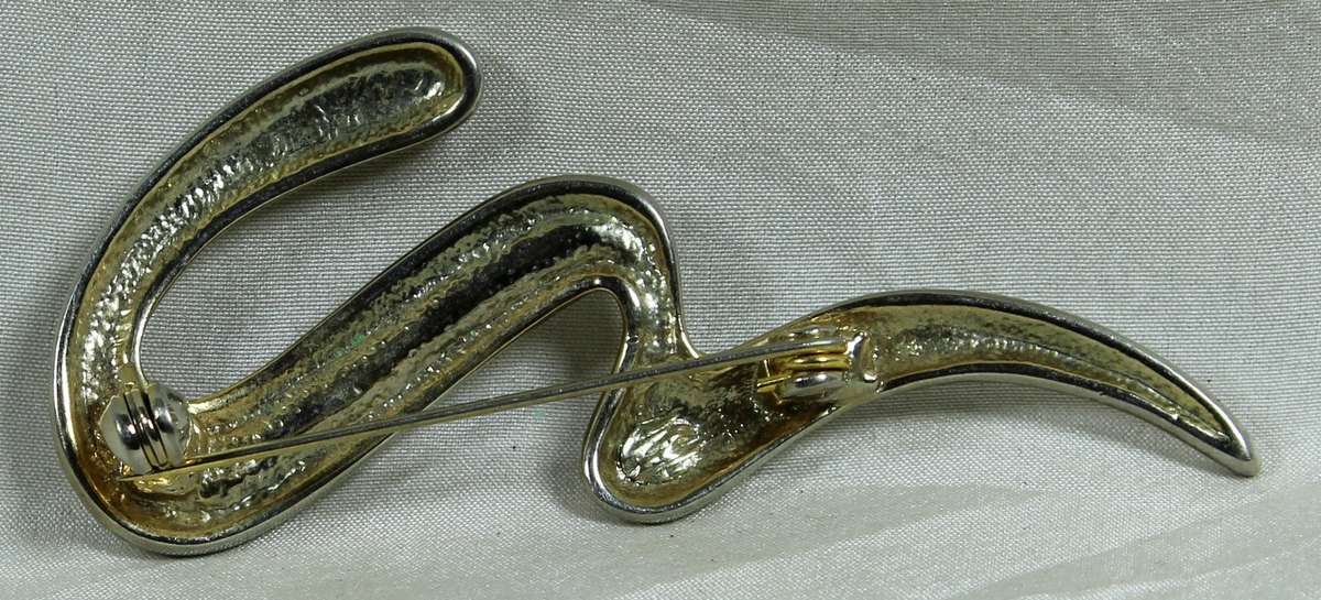 Lightning diamante broach