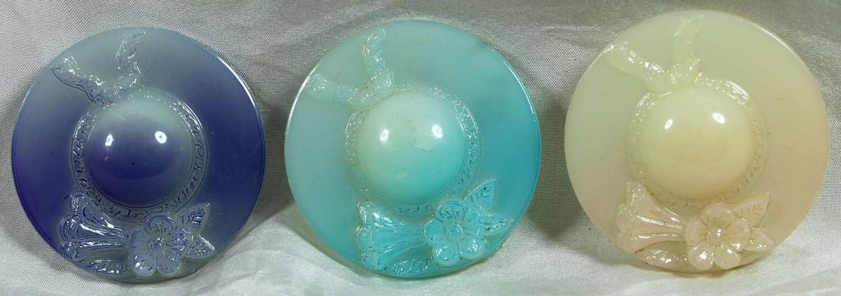 3x plastic hat broaches