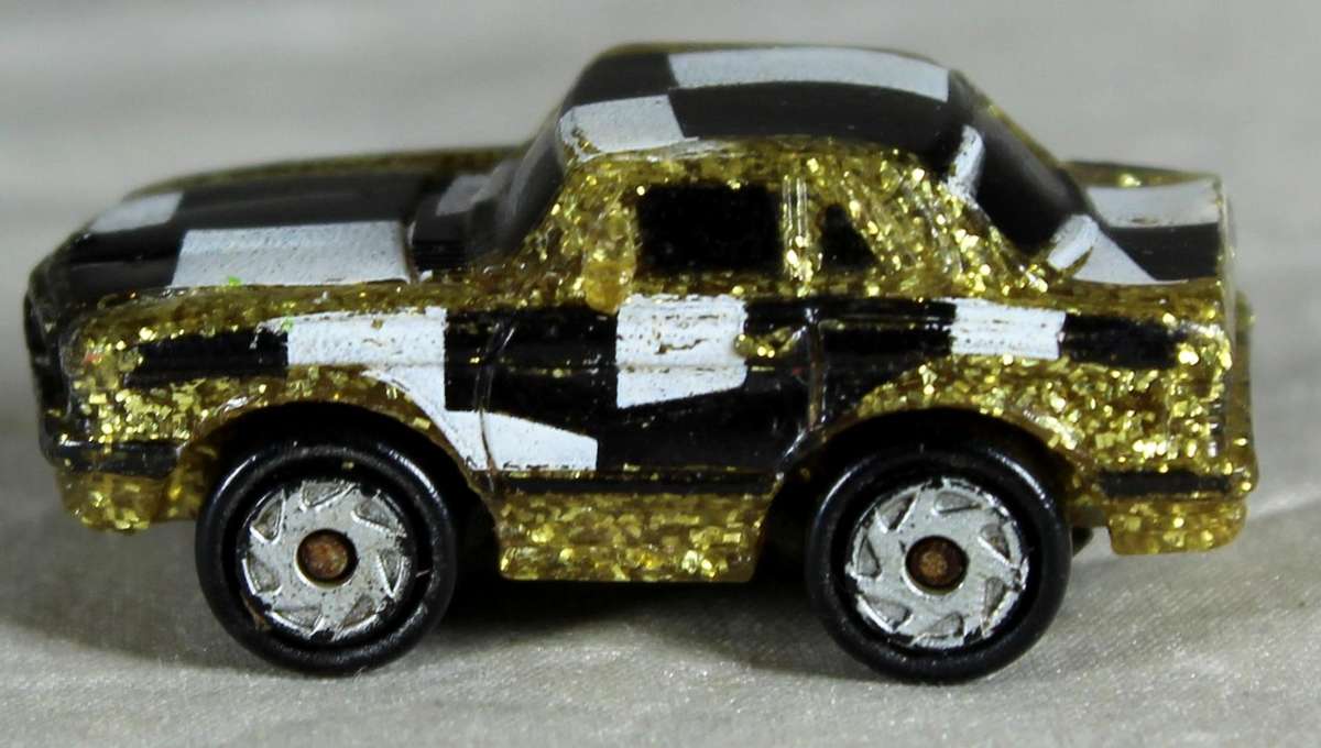 Micro Machines - Galoob - Sparkles Gold Check Mercedes 450SLC (1989)