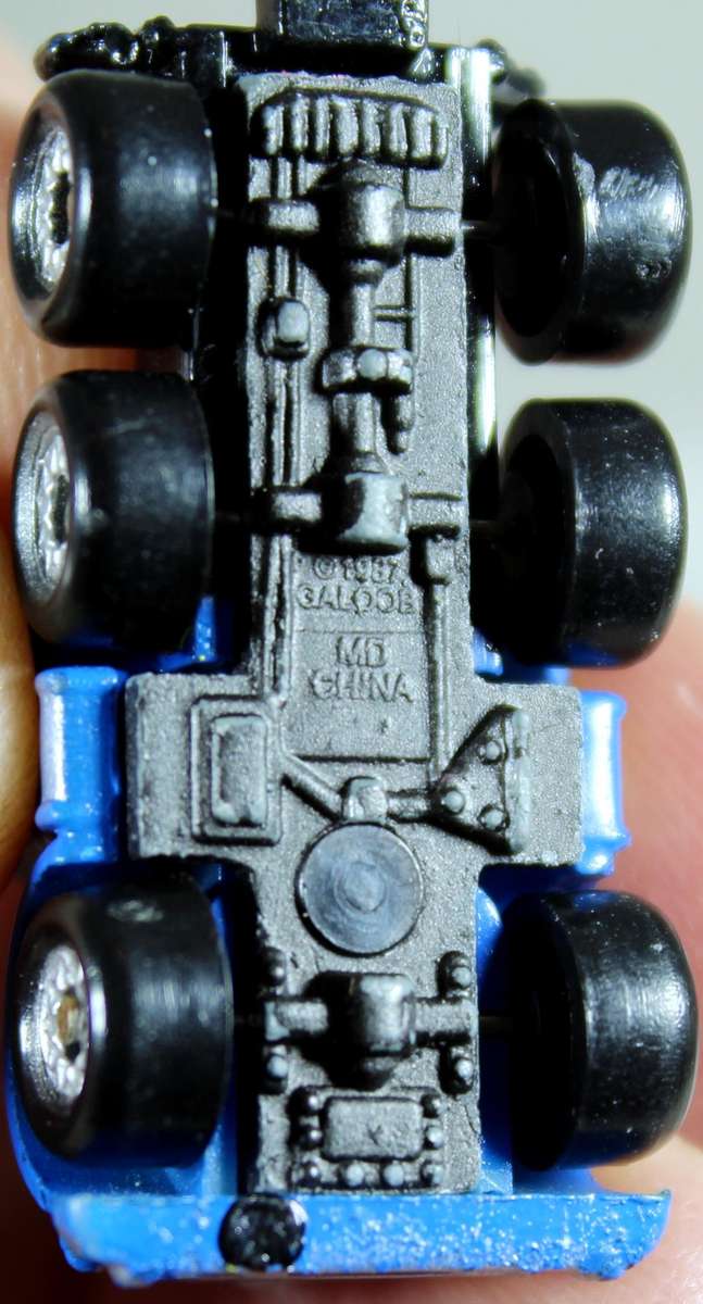 Micro Machines - Galoob - Kenworth Semi-truck (1987)