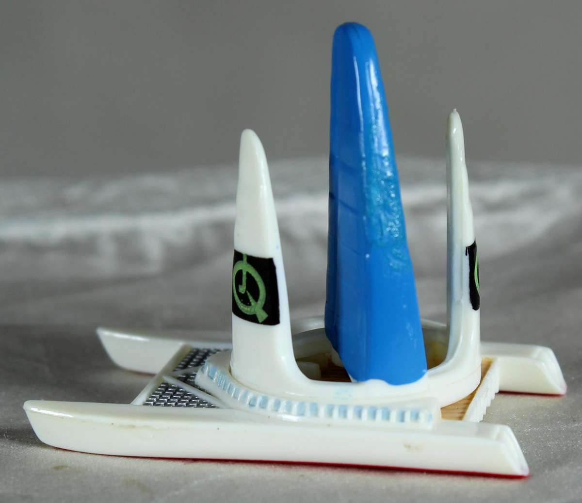 Micro Machines - LGT - Trimaran (1996) The Quester