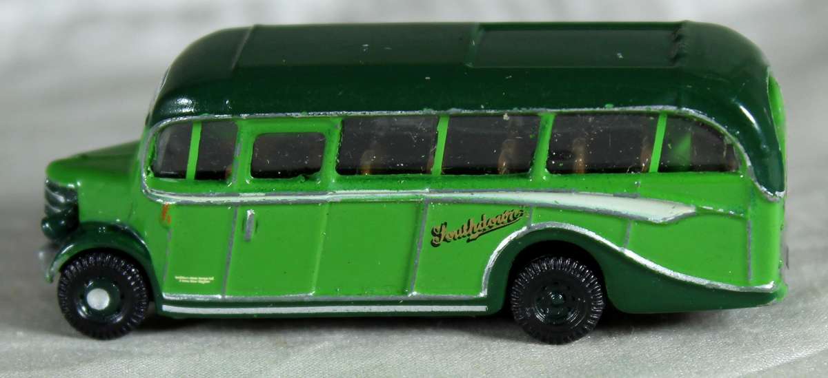 Oxford diecast micro - Bedford OB Coach Southdown TT