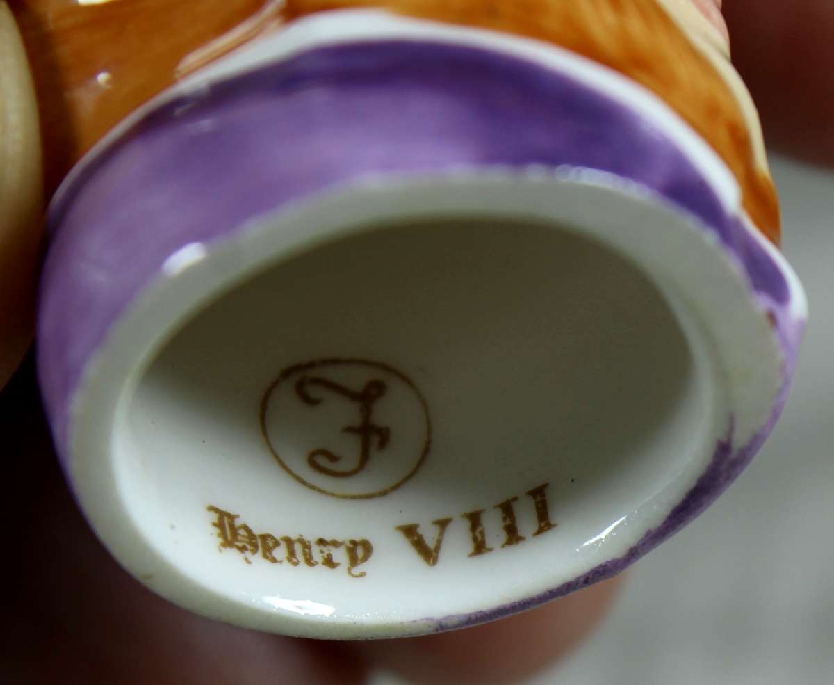 Staffordshire thimble - King Henry VIII