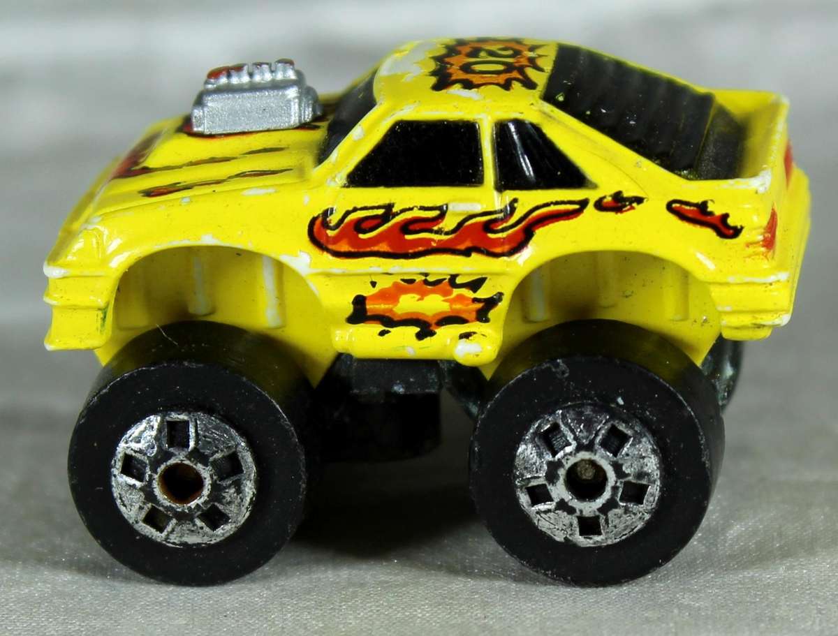 Micro Machines - RoadChamps - Ford Mustang Big Wheels