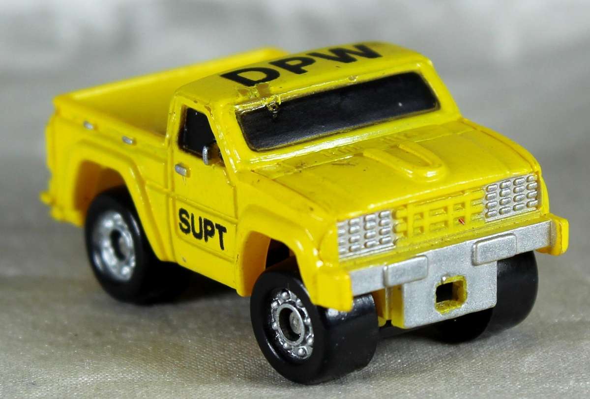 Micro Machines - Funrise - DPW Superintendent works truck
