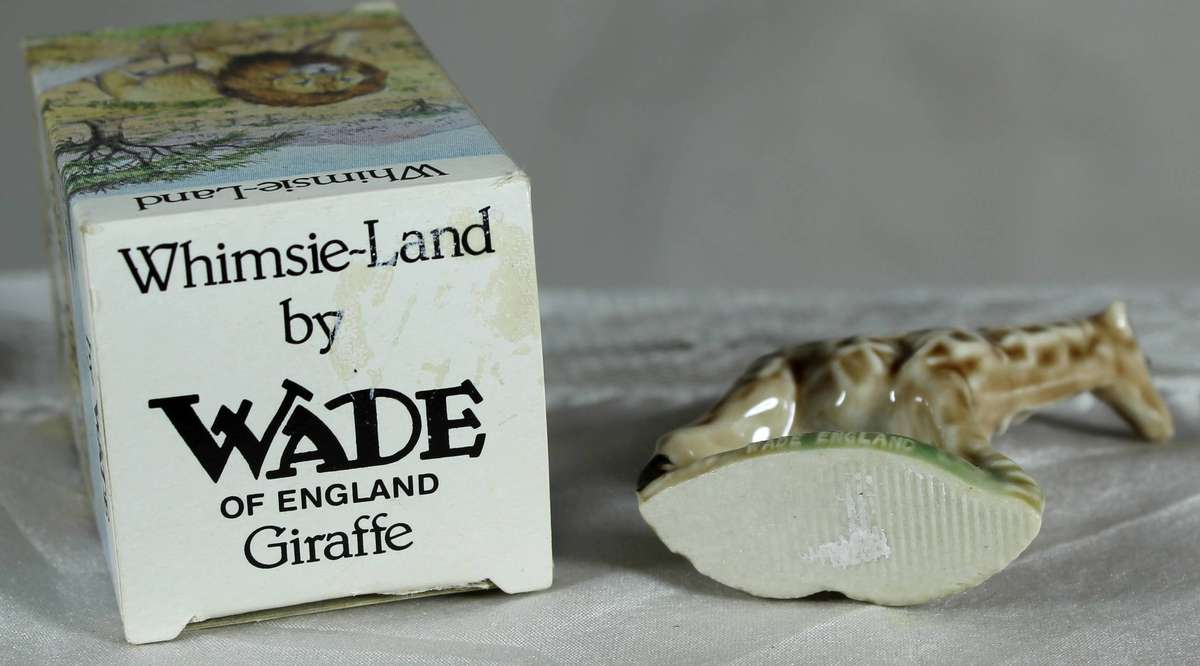 Wade Whimsie - Giraffe in box