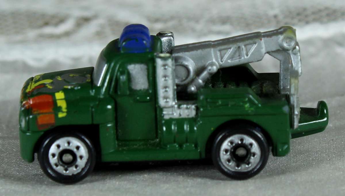 Micro machines - Hasbro - twister attact tow truck