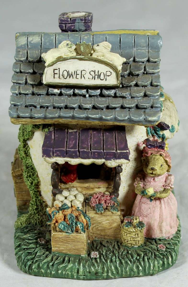 Flower shop with opening halves and house scenes