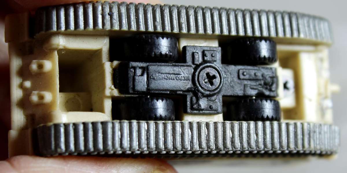 Micro machines - Hasbro - M270 MLRS military rocket launcher