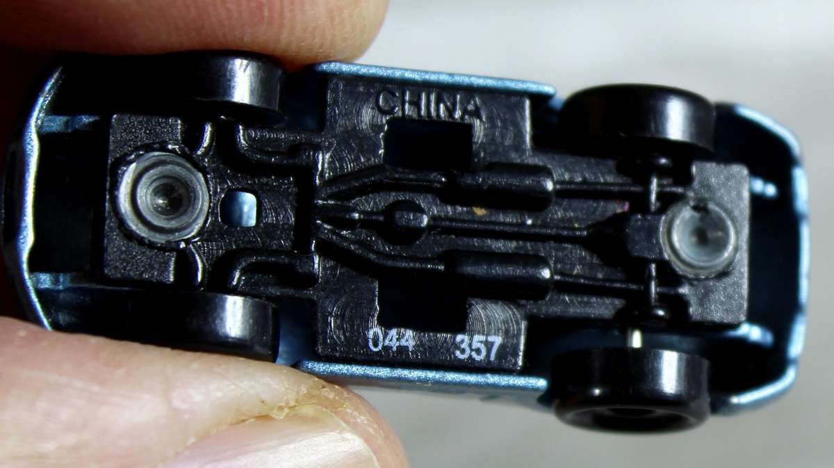Micro metal body - blue silver coupe