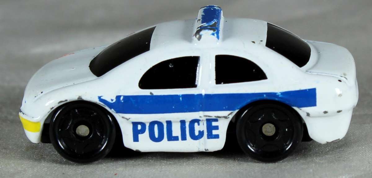 Micro metal body - white coupe Police car