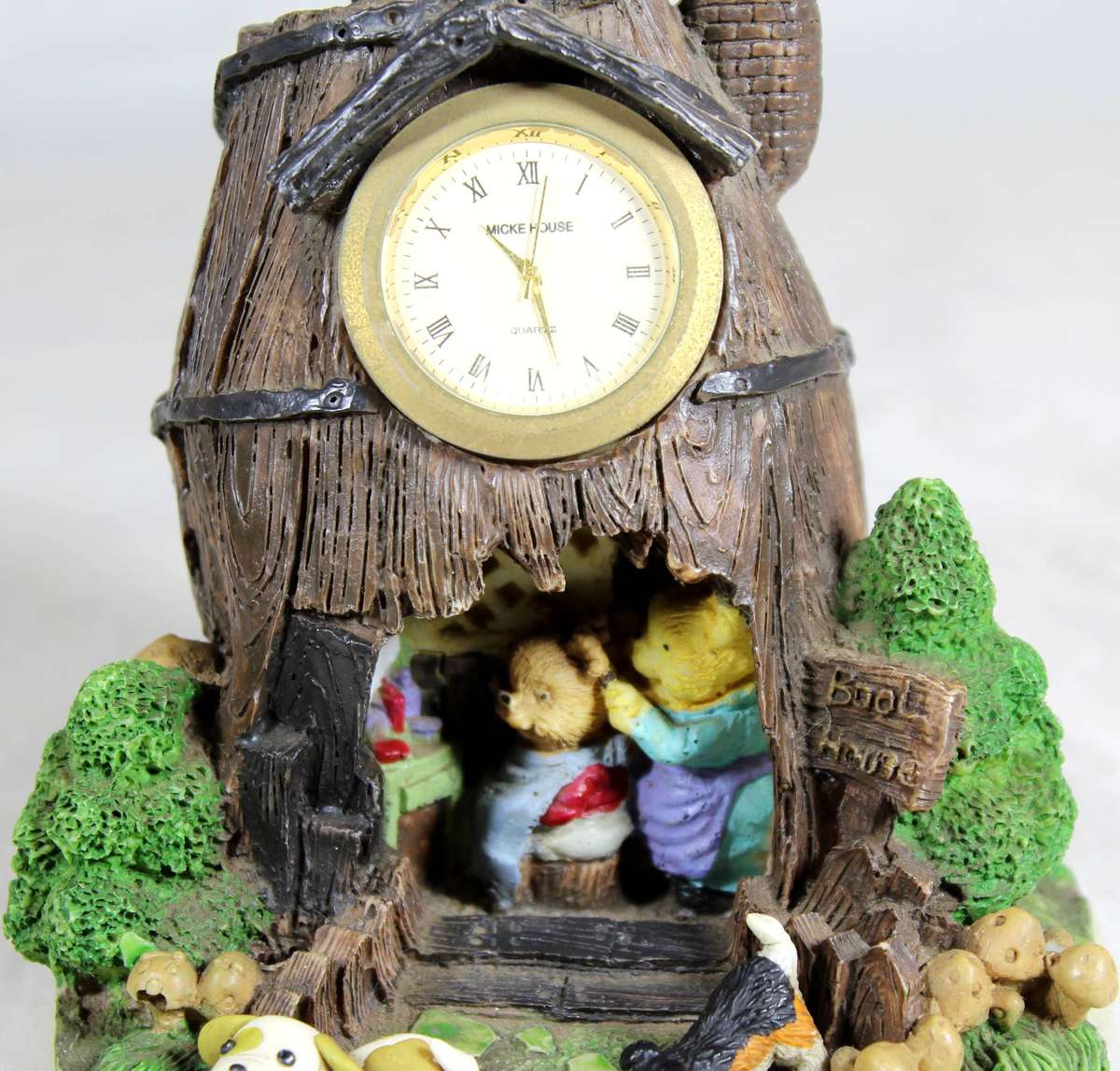 Micke Mouse - Piggy's barrel house