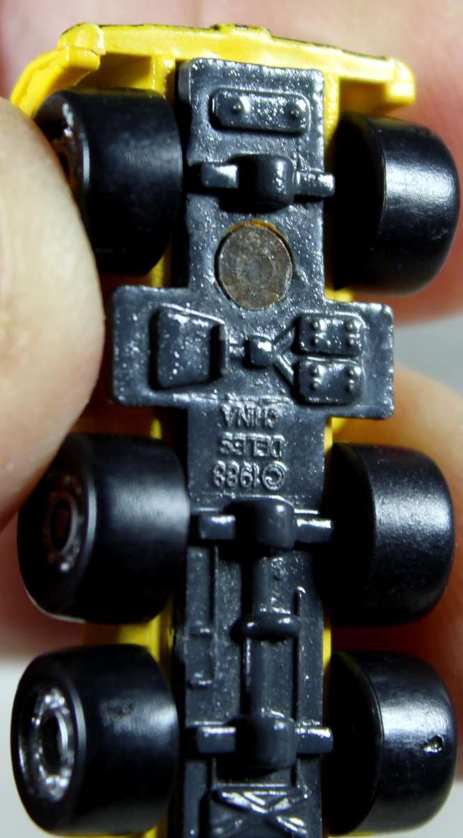 Micro machine - semi-truck with Shell tanker (1988)