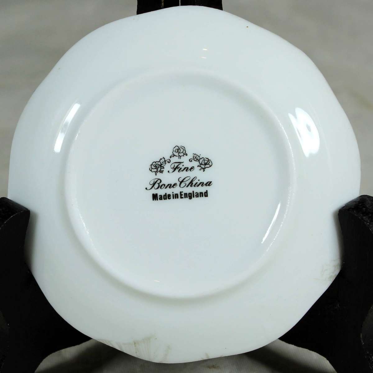 Small display plate - Fine bone China - Peacock butterfly